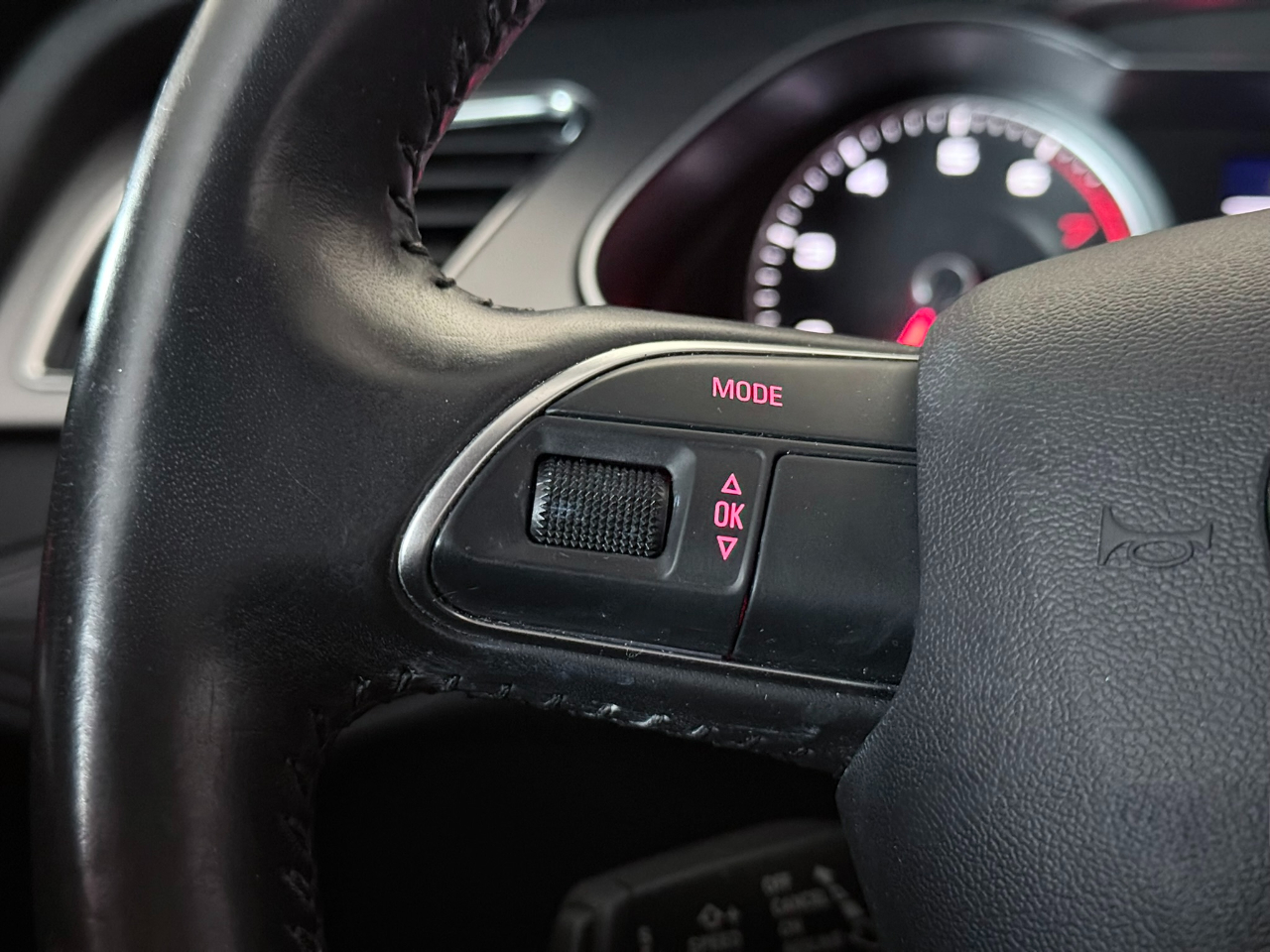 Audi A4 2.0T Sedan quattro Tiptronic 2013