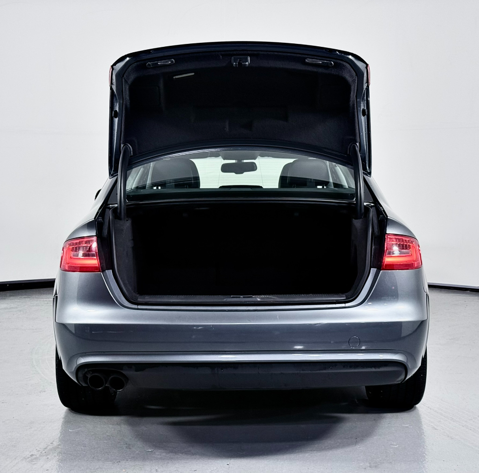 Audi A4 2.0T Sedan quattro Tiptronic 2013