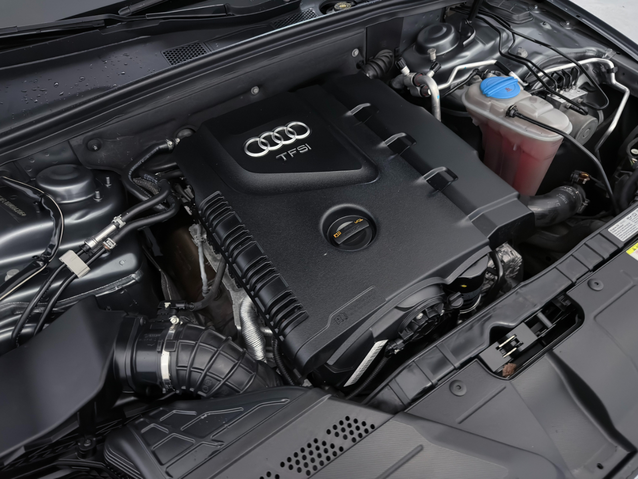 Audi A4 2.0T Sedan quattro Tiptronic 2013