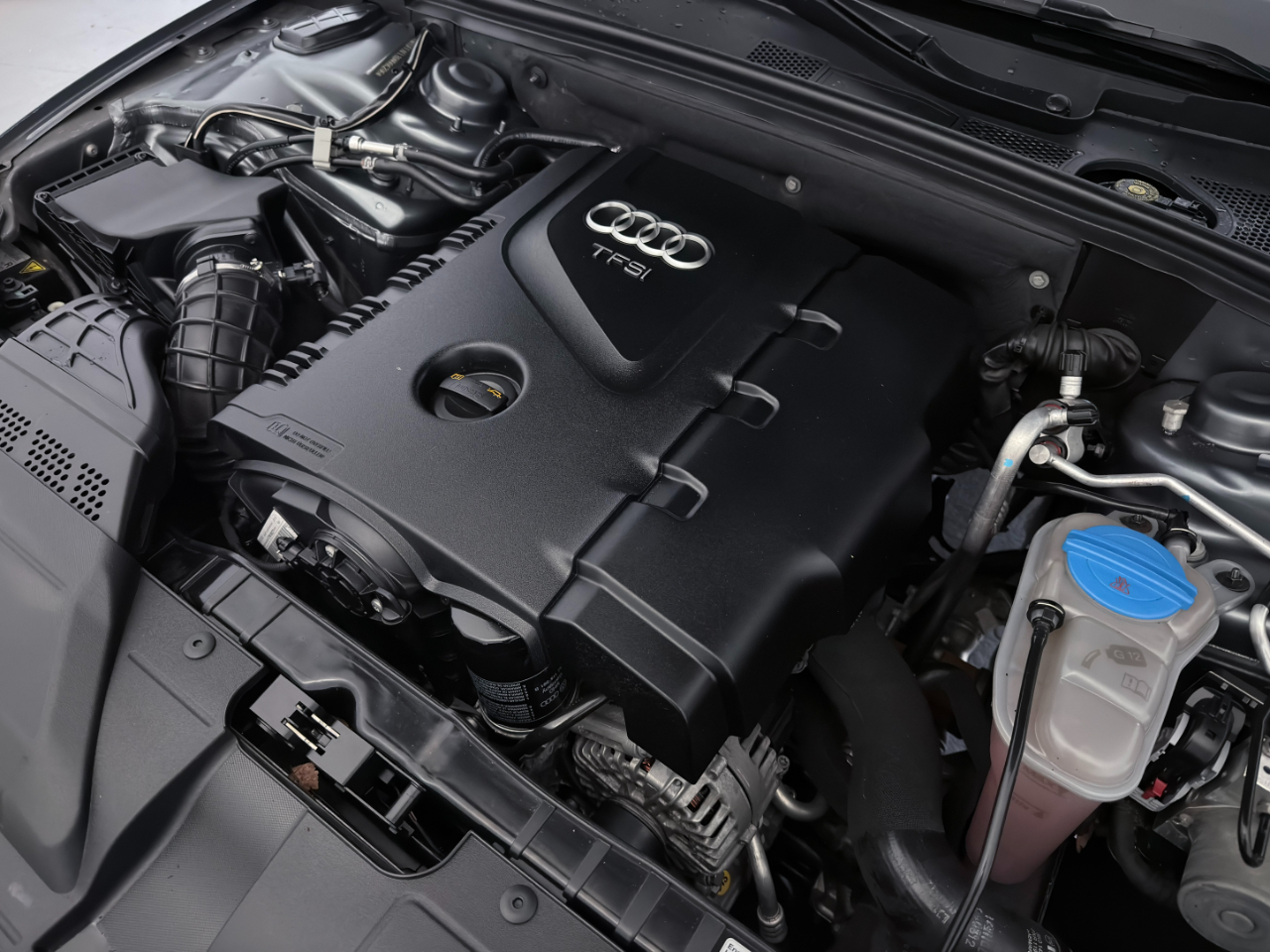 Audi A4 2.0T Sedan quattro Tiptronic 2013