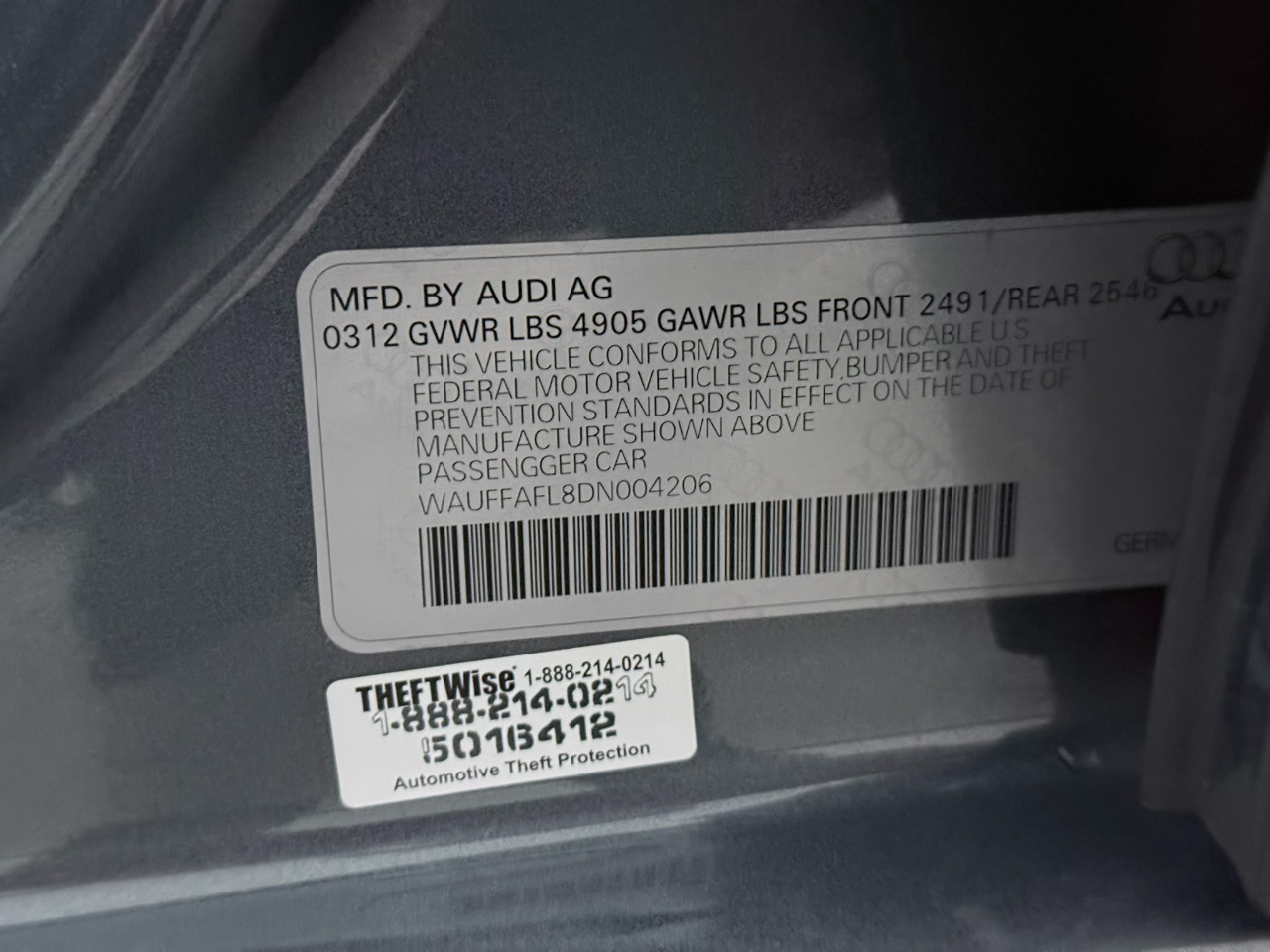 Audi A4 2.0T Sedan quattro Tiptronic 2013