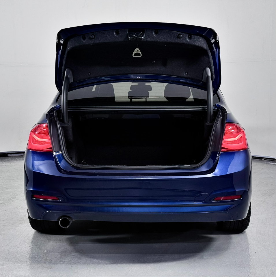 BMW 3-Series 320i xDrive Sedan 2018