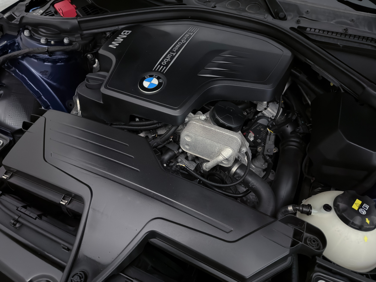 BMW 3-Series 320i xDrive Sedan 2018