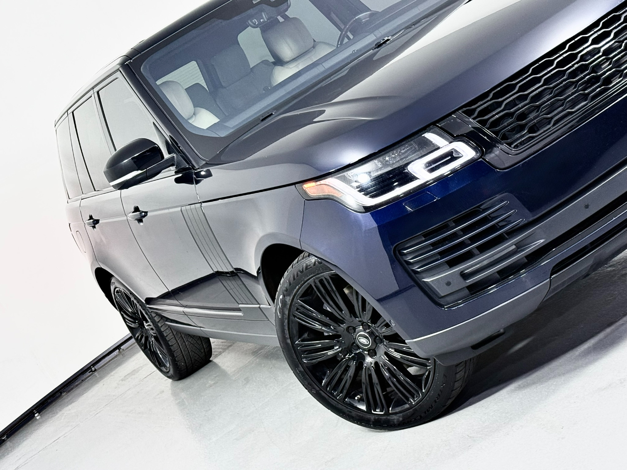 2020 Land Rover Range Rover P525 HSE photo 4