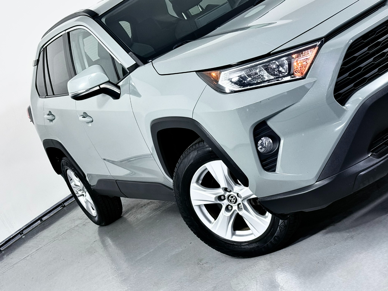 Toyota RAV4 XLE AWD 2021