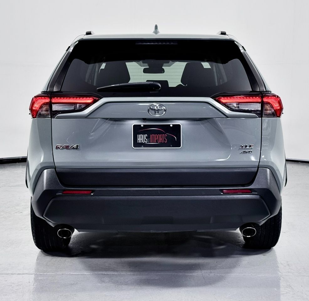 Toyota RAV4 XLE AWD 2021