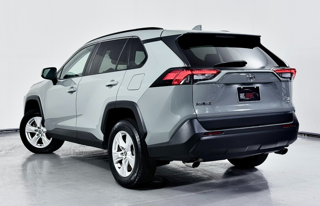 Toyota RAV4 XLE AWD 2021