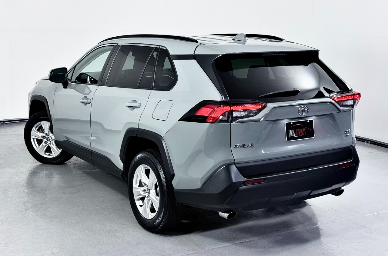 Toyota RAV4 XLE AWD 2021