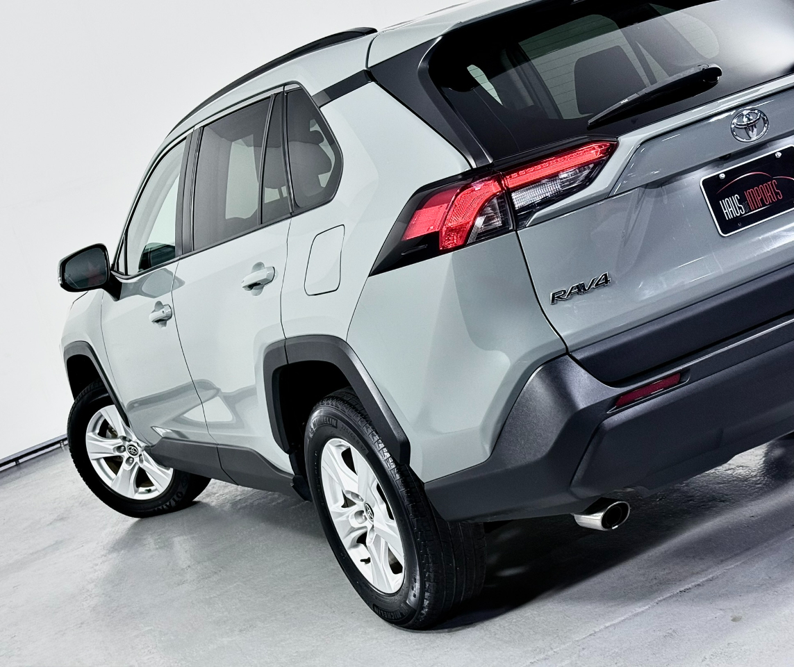 Toyota RAV4 XLE AWD 2021
