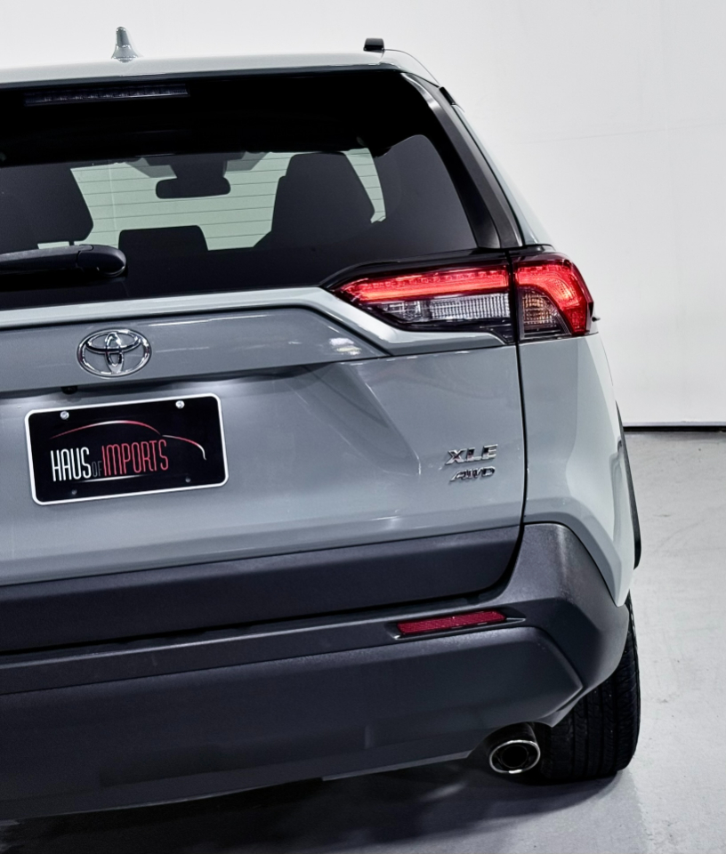 Toyota RAV4 XLE AWD 2021