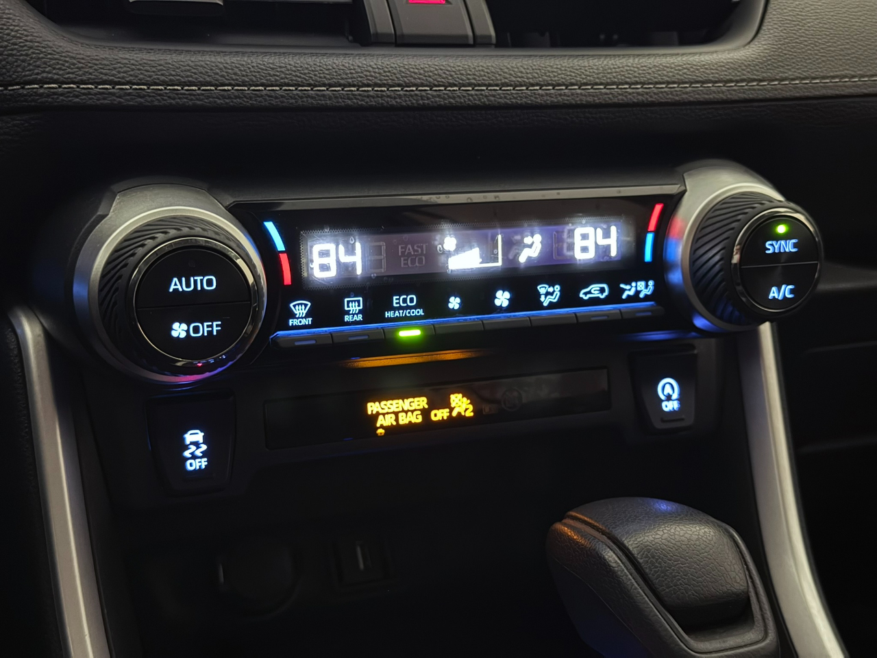 Toyota RAV4 XLE AWD 2021