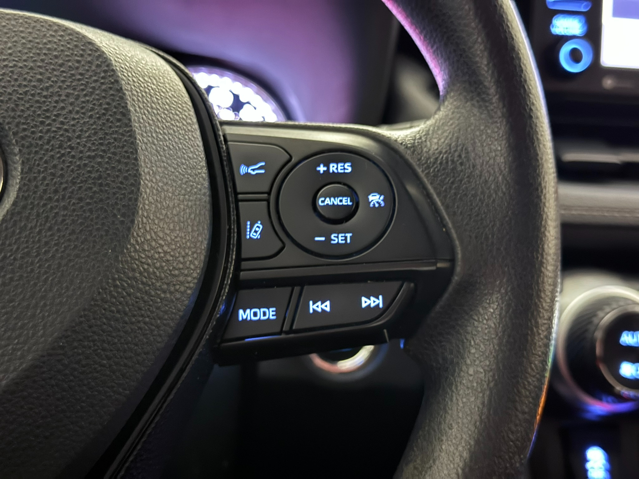 Toyota RAV4 XLE AWD 2021