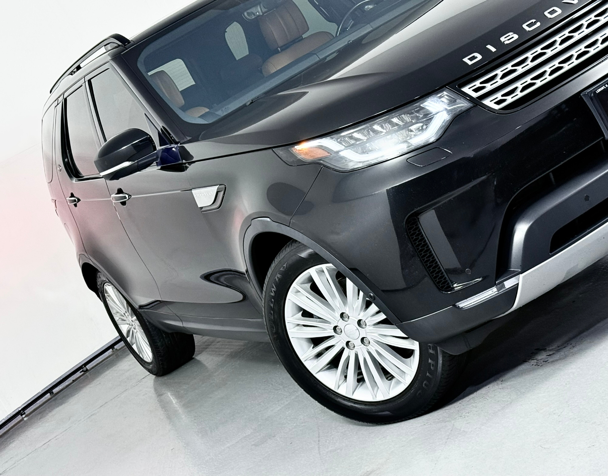 2018 Land Rover Discovery HSE Luxury photo 4