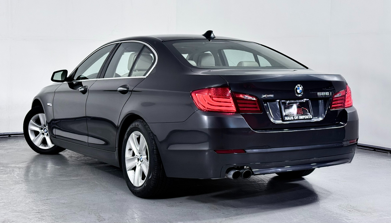 BMW 5-Series 528i xDrive 2013