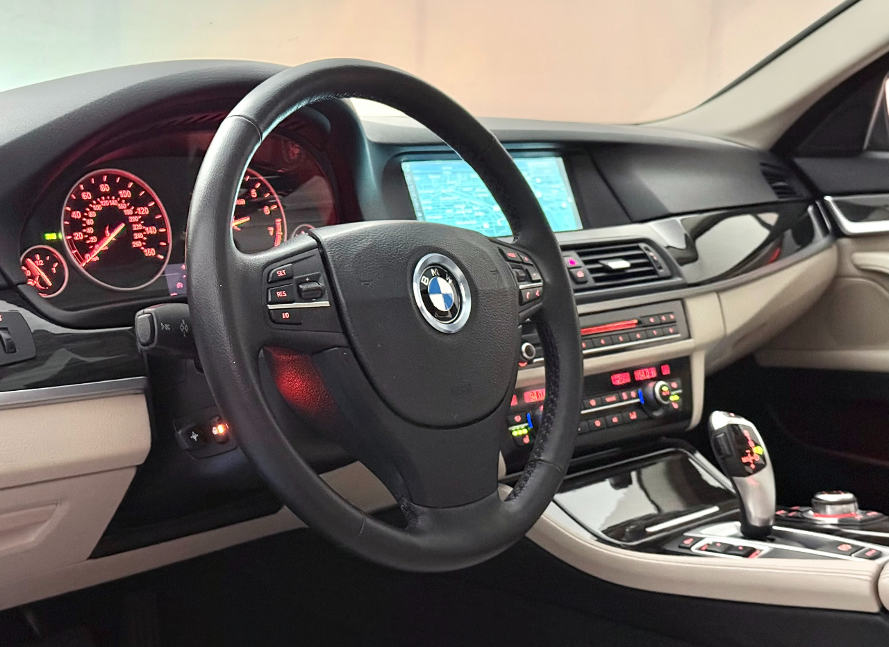 BMW 5-Series 528i xDrive 2013