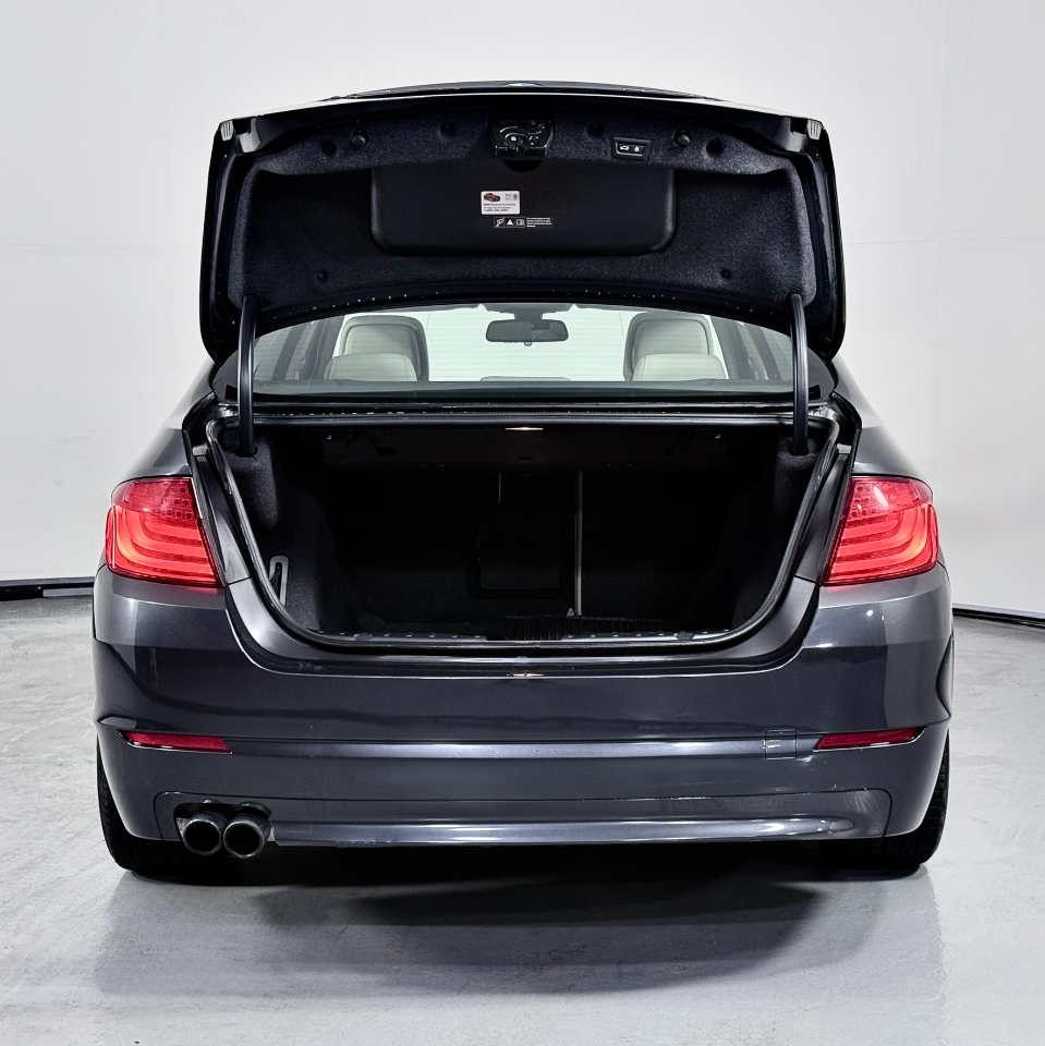 BMW 5-Series 528i xDrive 2013