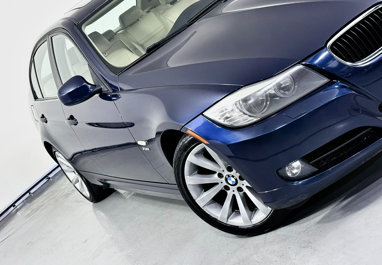 BMW 3-Series 328i xDrive SA 2011