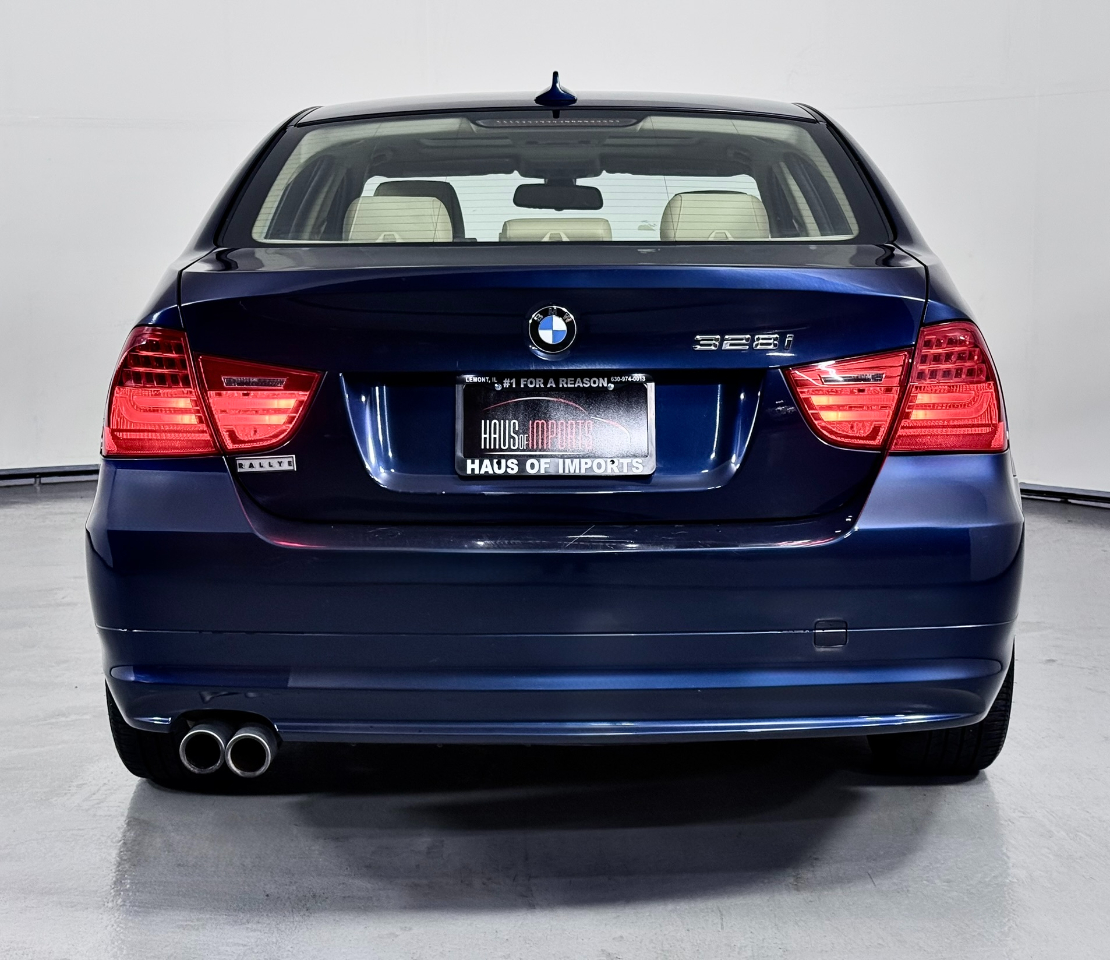 BMW 3-Series 328i xDrive SA 2011