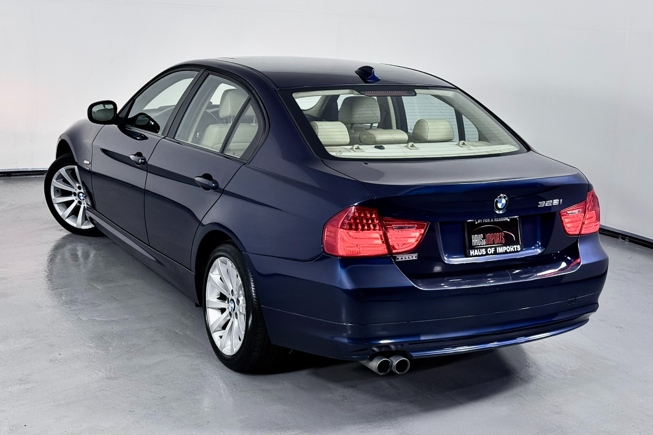 BMW 3-Series 328i xDrive SA 2011