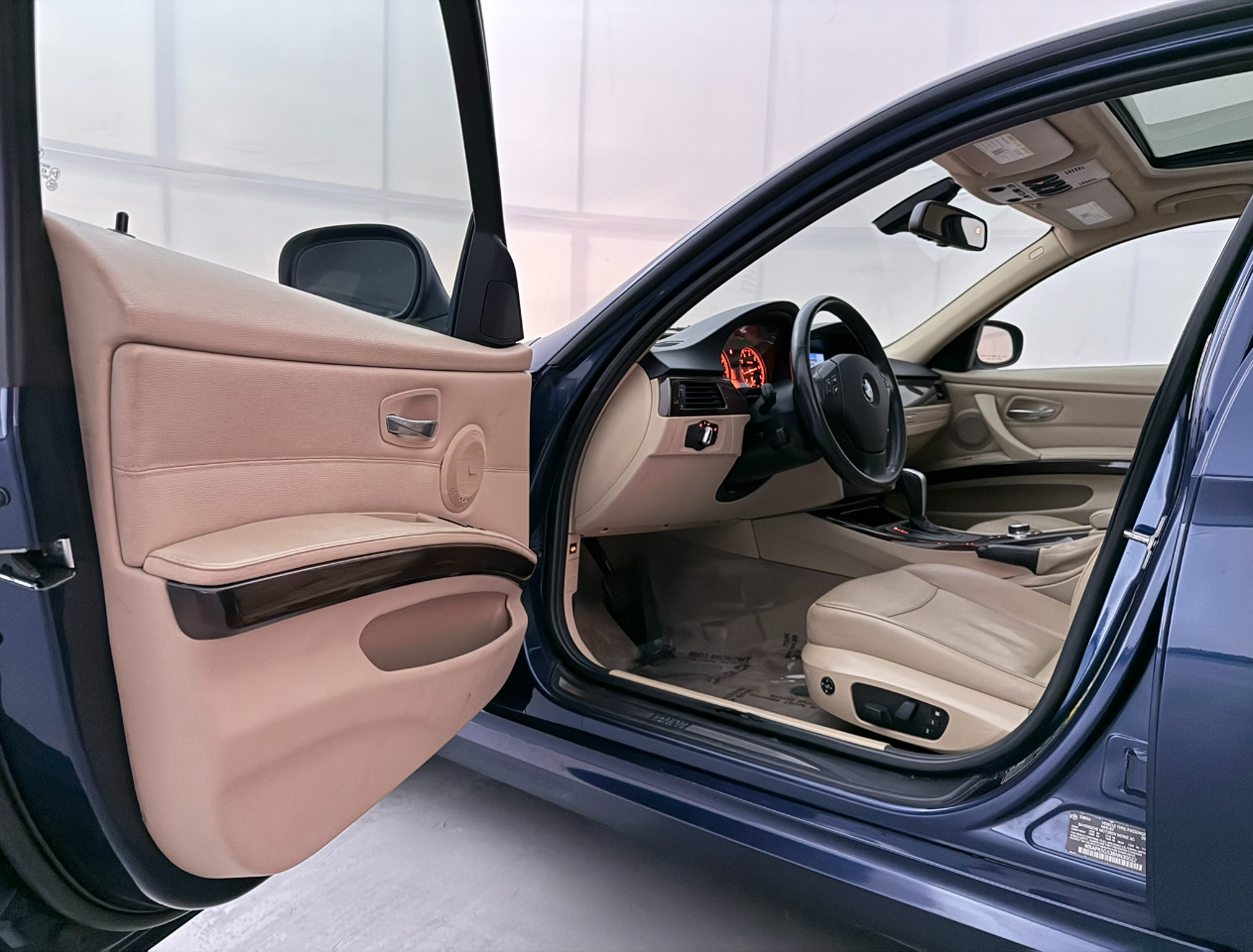 BMW 3-Series 328i xDrive SA 2011