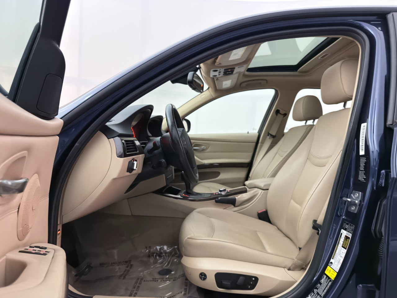 BMW 3-Series 328i xDrive SA 2011