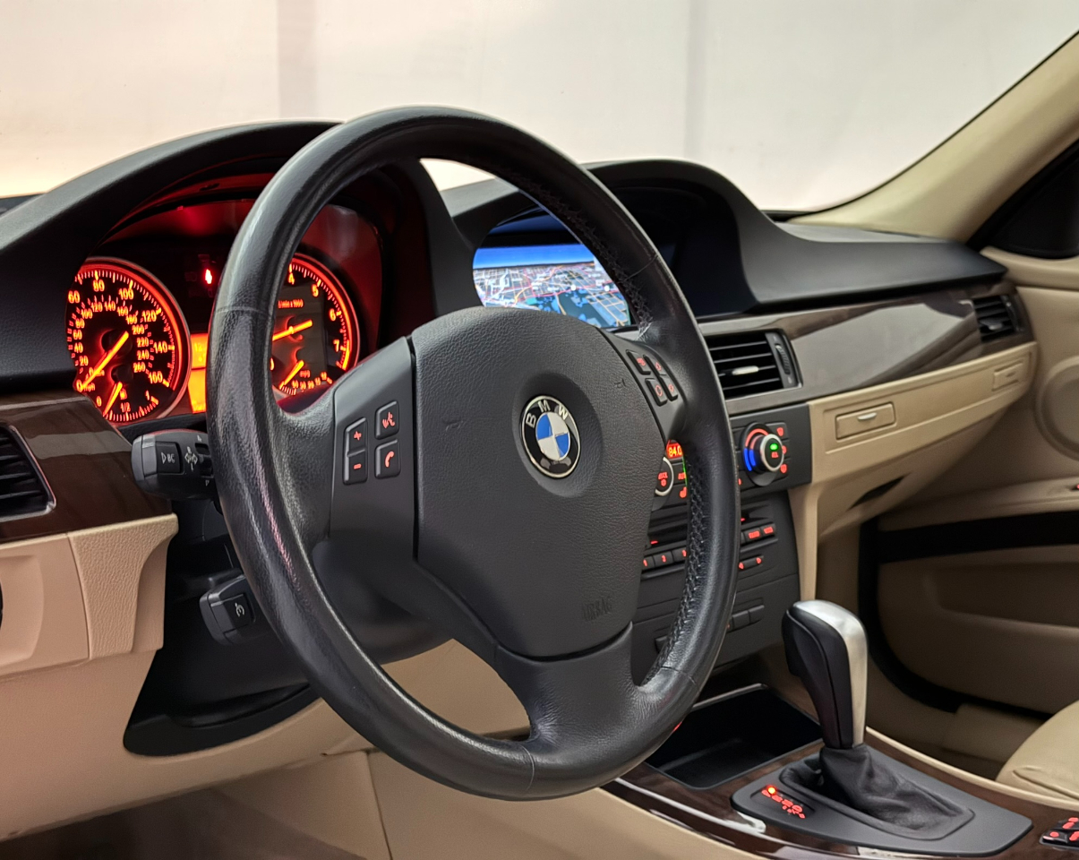 BMW 3-Series 328i xDrive SA 2011