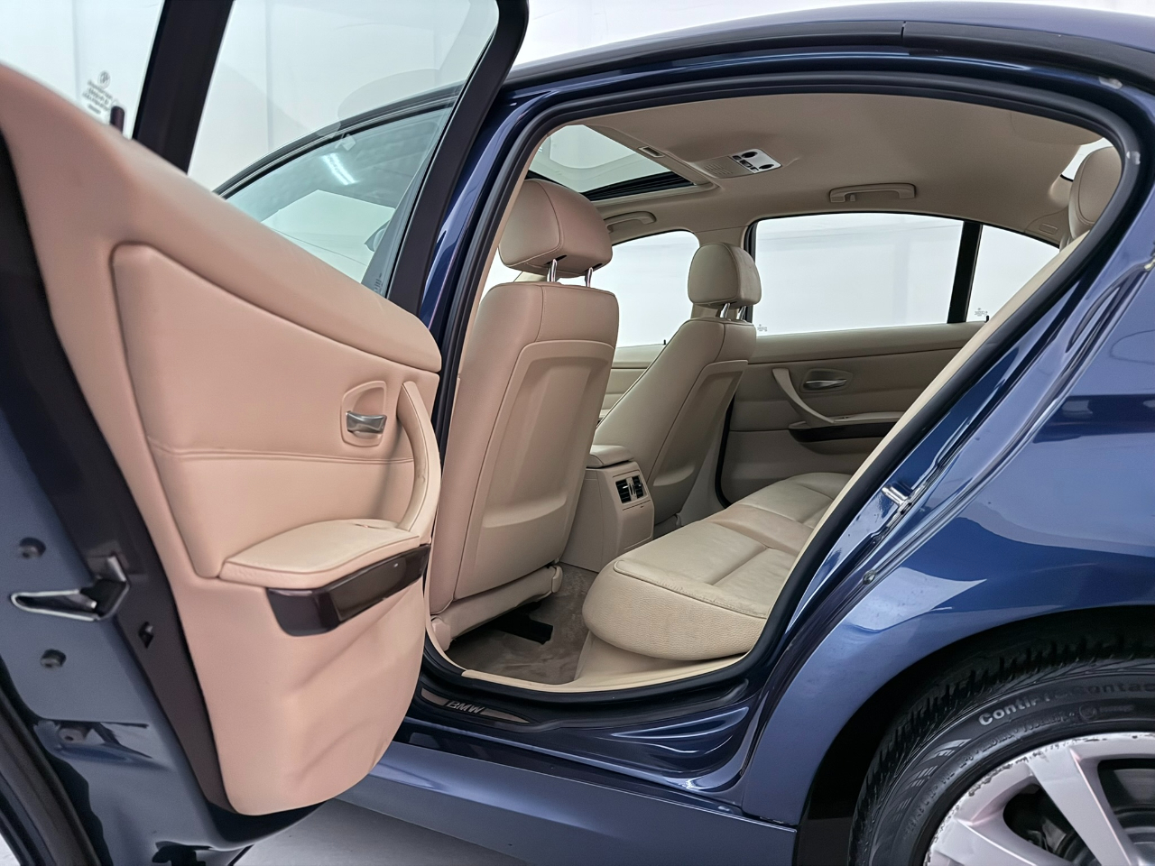 BMW 3-Series 328i xDrive SA 2011