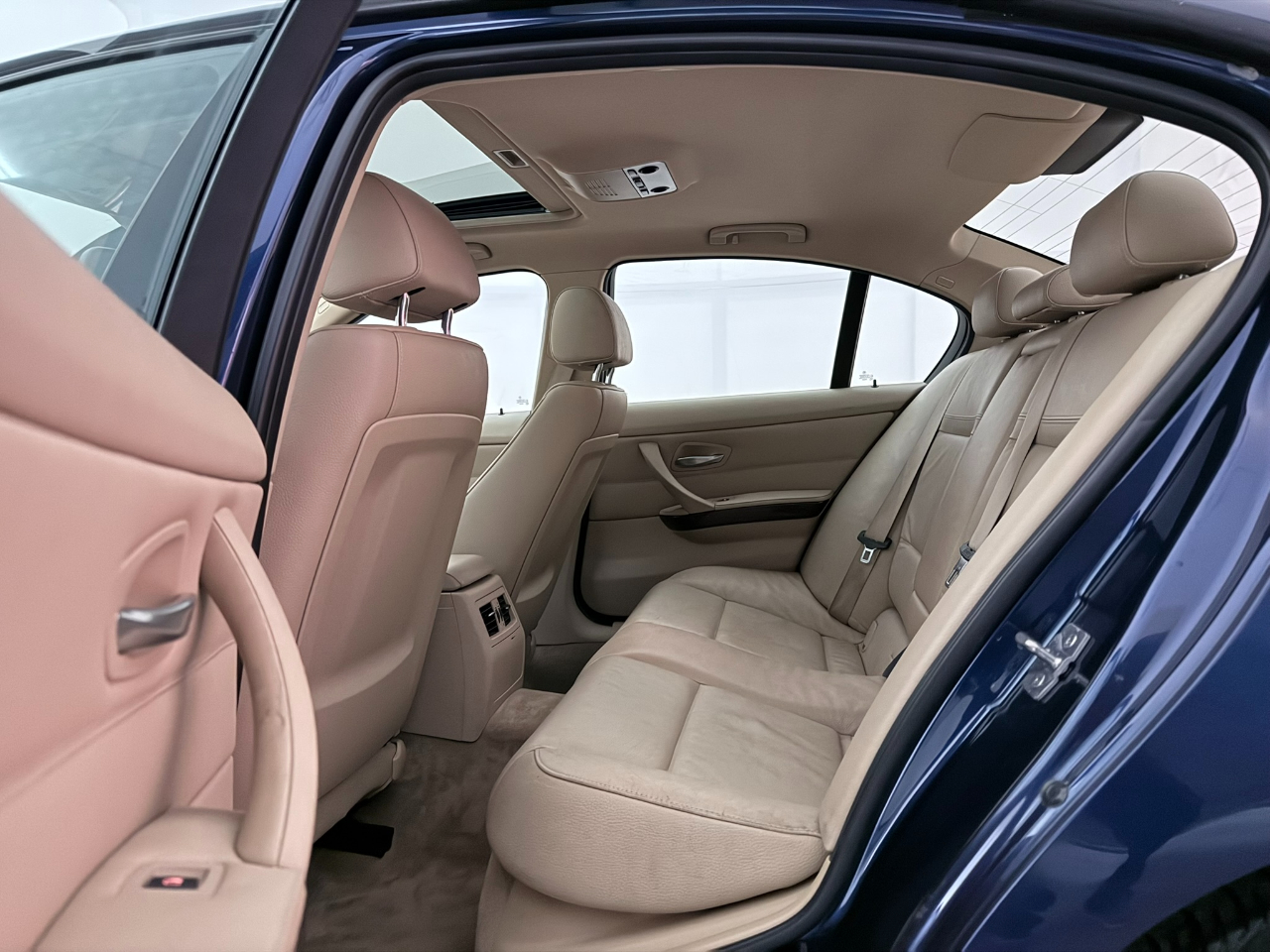 BMW 3-Series 328i xDrive SA 2011