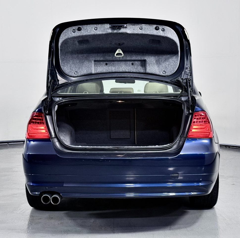 BMW 3-Series 328i xDrive SA 2011