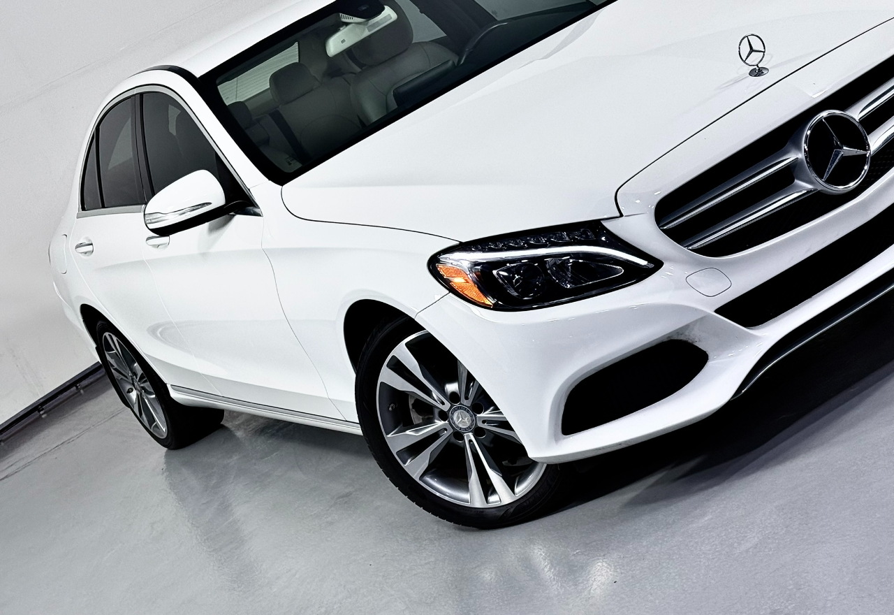 2015 Mercedes Benz C 300 4MATIC Sedan photo 4