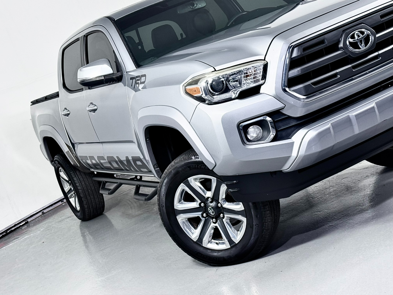 2016 Toyota Tacoma Limited Double Cab V6 4x4 photo 4