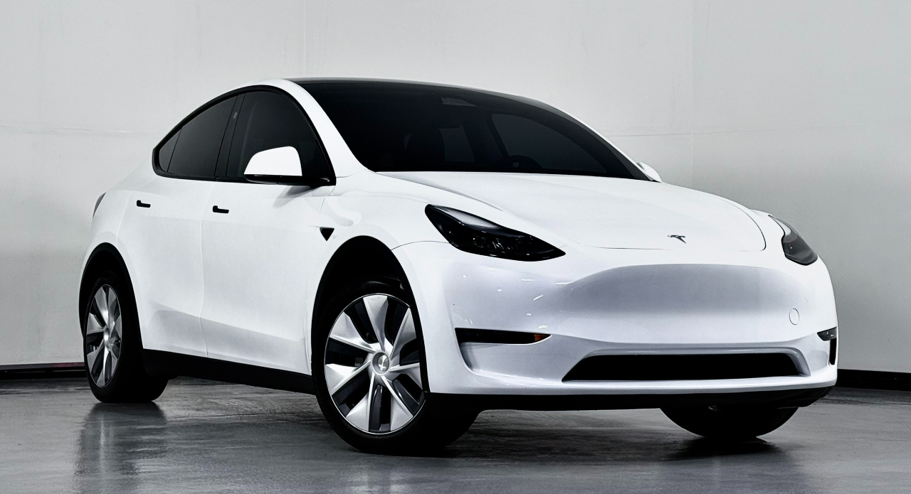 2023 Tesla Model Y Long Range photo 2