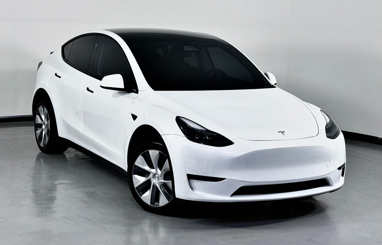 2023 Tesla Model Y Long Range photo 3