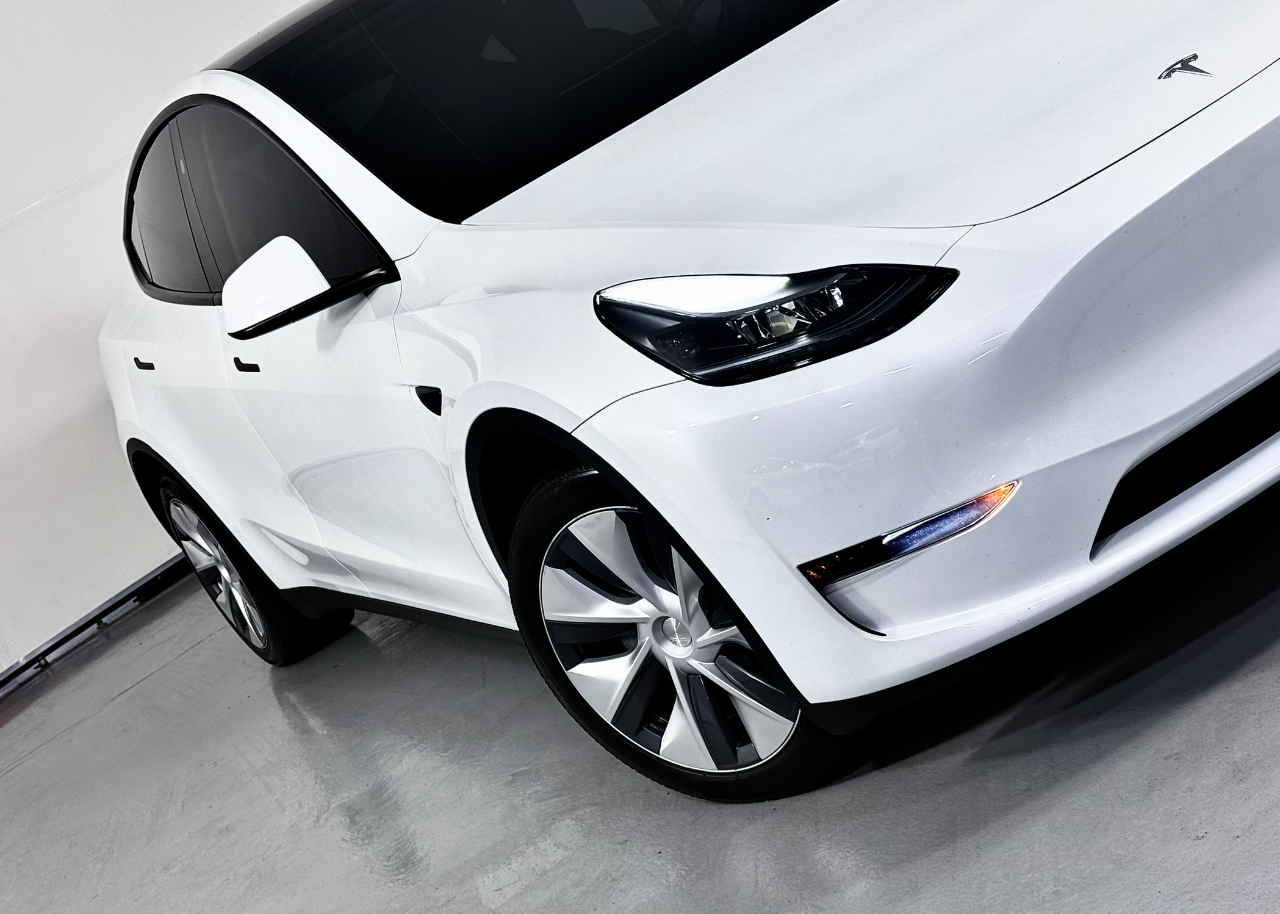 2023 Tesla Model Y Long Range photo 4