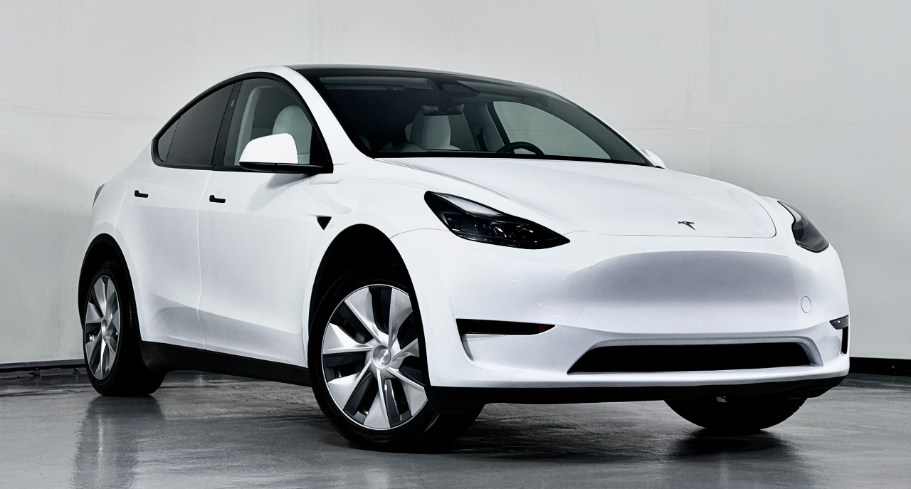 2024 Tesla Model Y Long Range photo 2