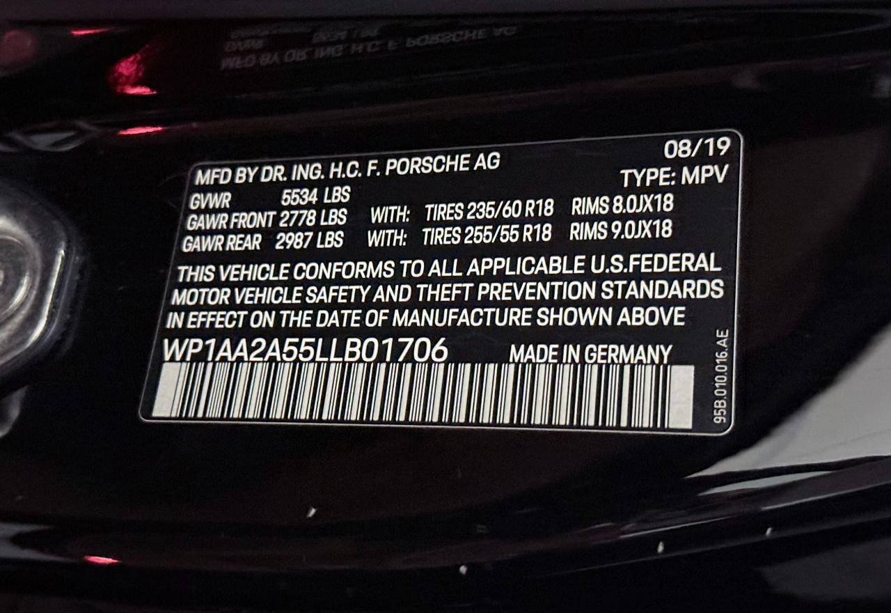 2020 Porsche Macan -'s photo