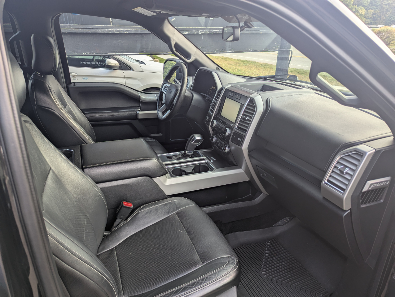 Ford F-150 4WD SuperCrew 157" Lariat 2015