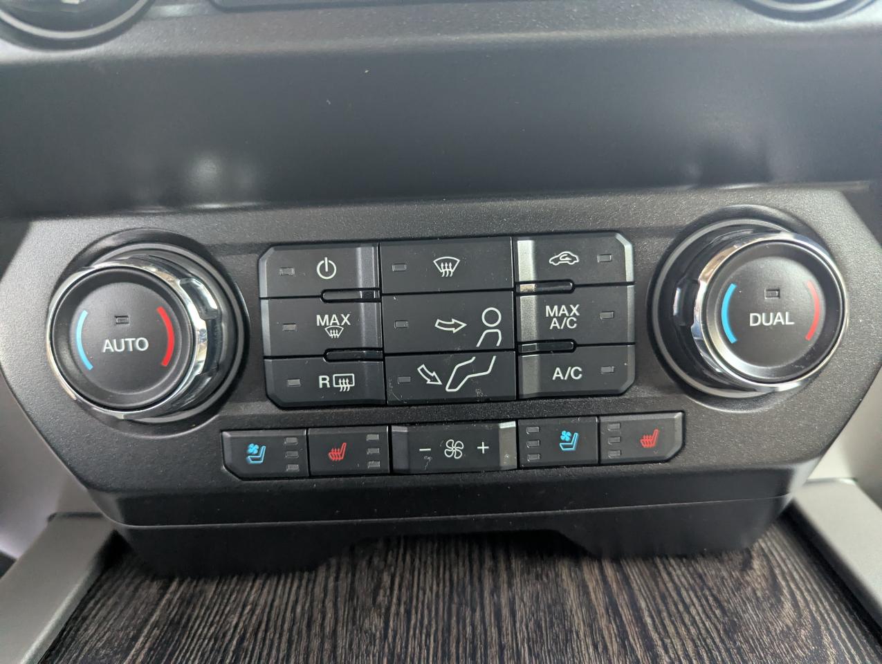 Ford Super Duty F-250 SRW Lariat 4WD Crew Cab 6.75' Box 2020