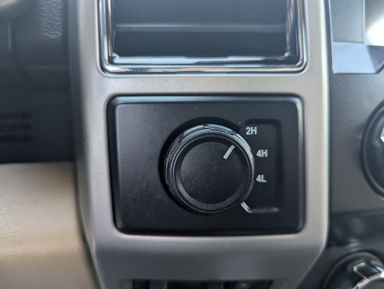 Ford Super Duty F-250 SRW Lariat 4WD Crew Cab 6.75' Box 2020