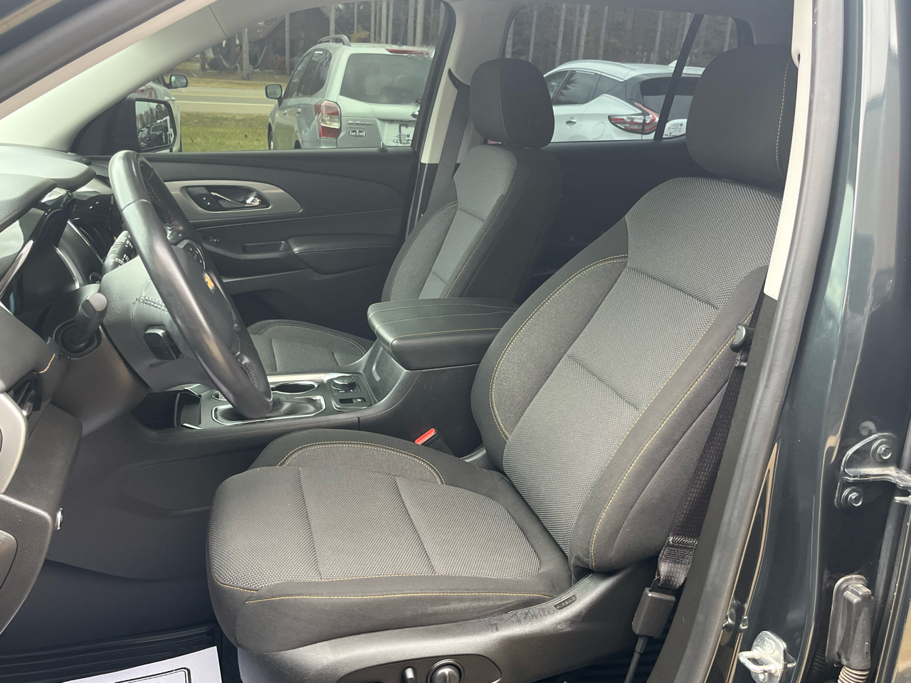 Chevrolet Traverse FWD 4dr LT Cloth w/2FL 2021