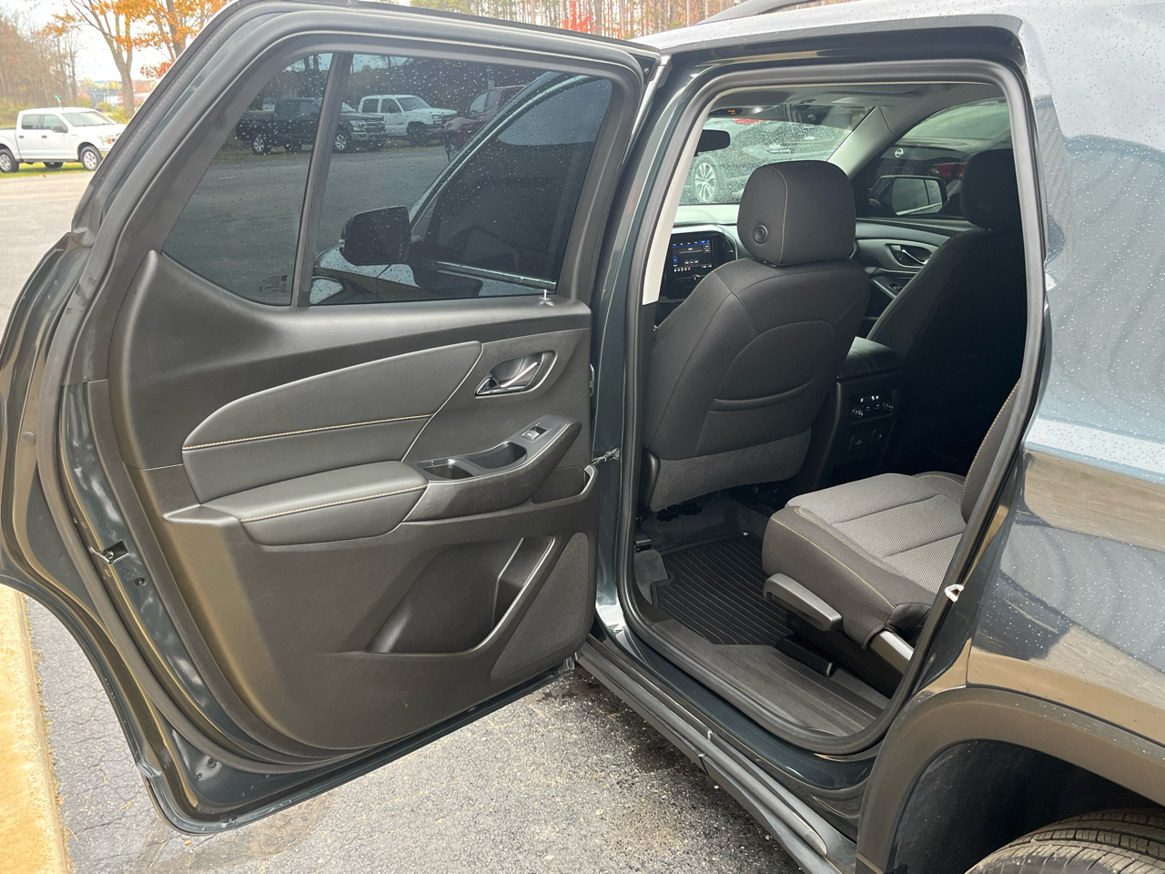 Chevrolet Traverse FWD 4dr LT Cloth w/2FL 2021