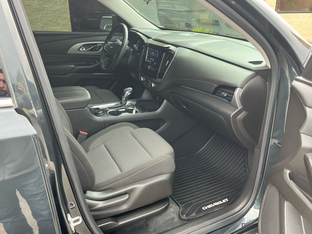 Chevrolet Traverse FWD 4dr LT Cloth w/2FL 2021