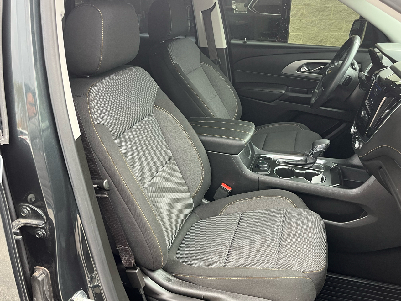 Chevrolet Traverse FWD 4dr LT Cloth w/2FL 2021