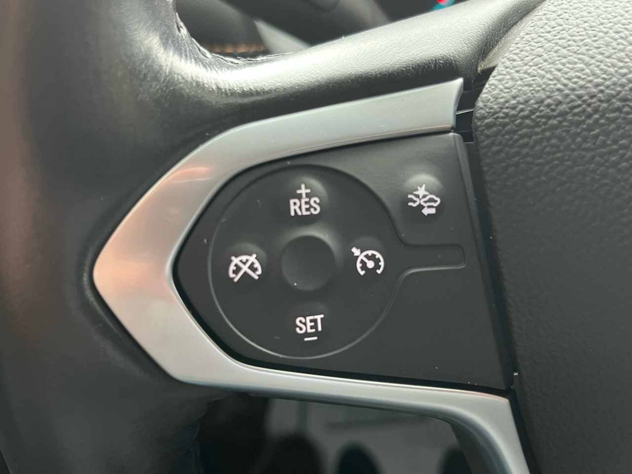 Chevrolet Traverse FWD 4dr LT Cloth w/2FL 2021