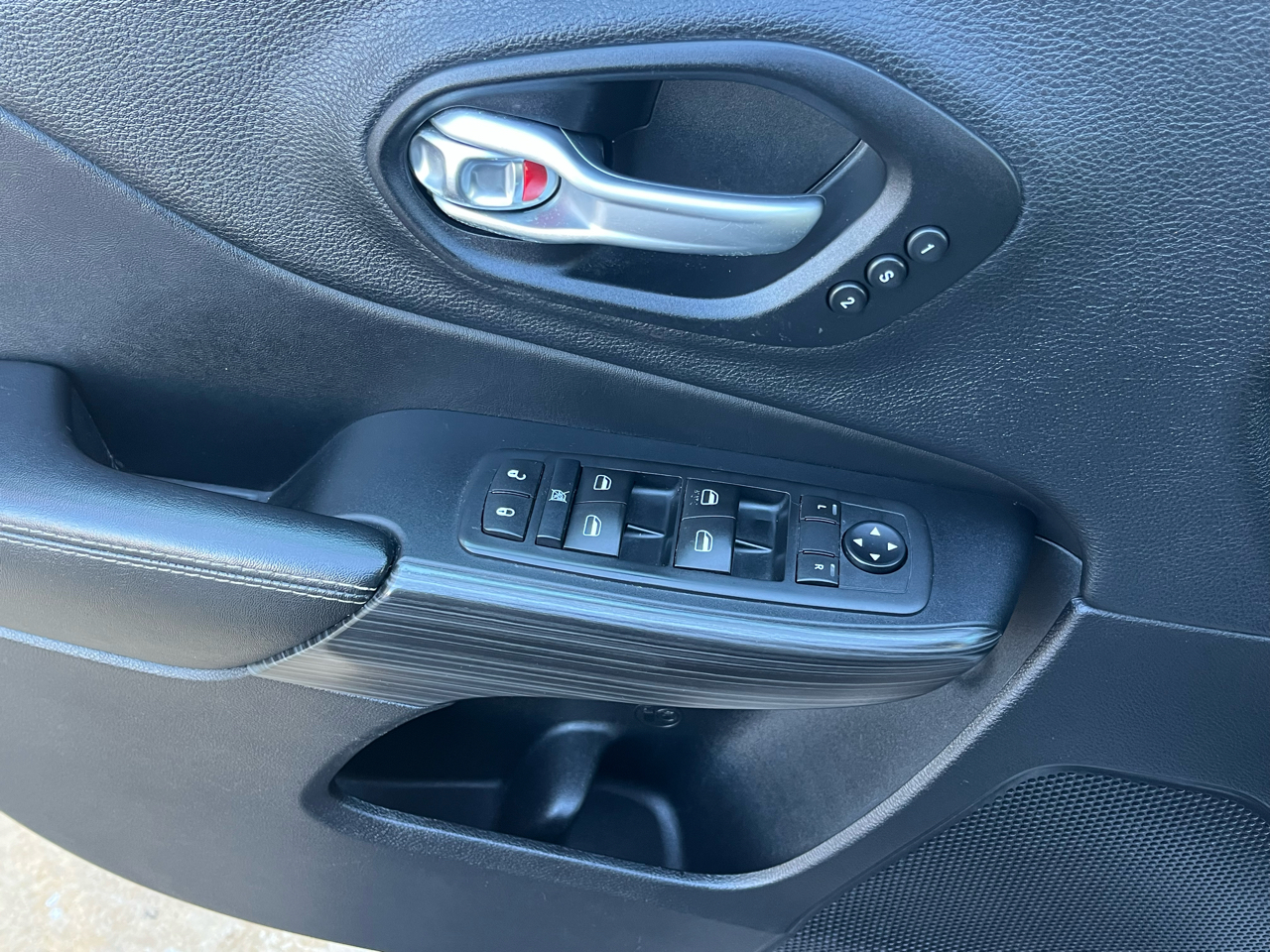 Jeep Cherokee 4WD 4dr Limited 2015