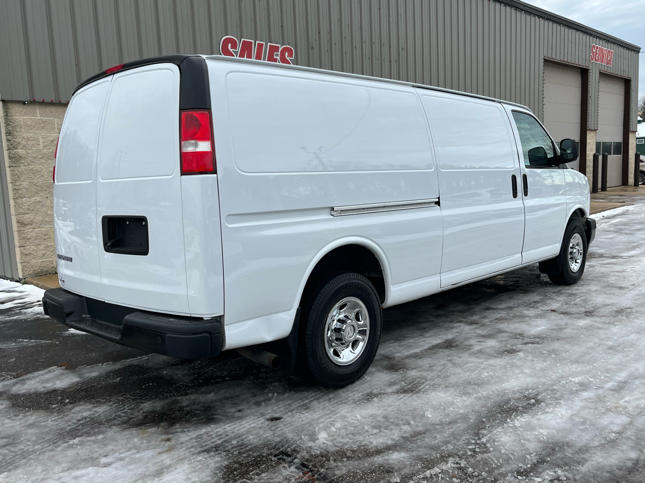 Chevrolet Express Cargo Van RWD 3500 155" 2018