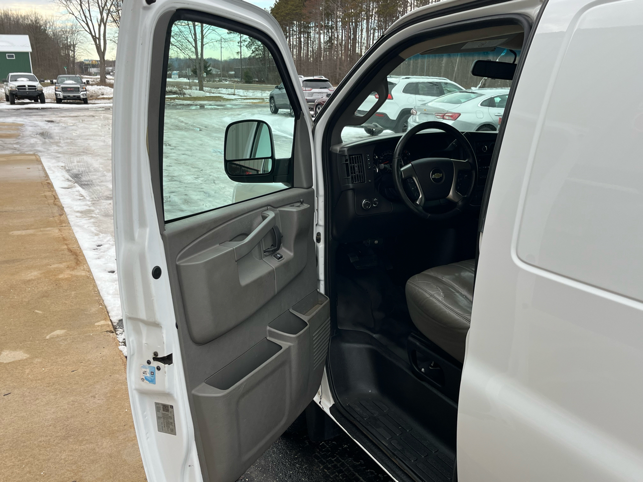 Chevrolet Express Cargo Van RWD 3500 155" 2018