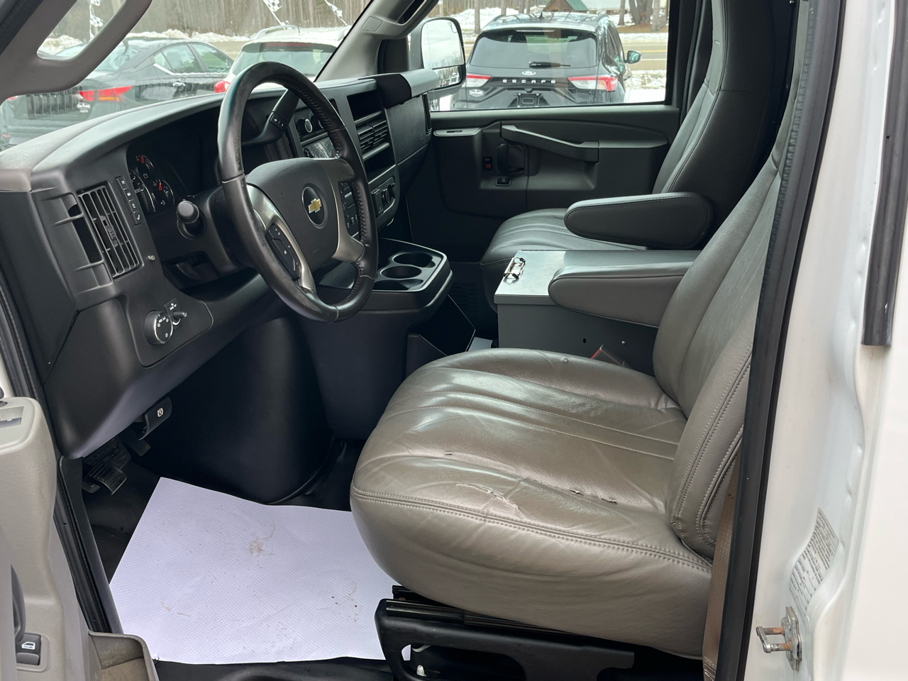 Chevrolet Express Cargo Van RWD 3500 155" 2018