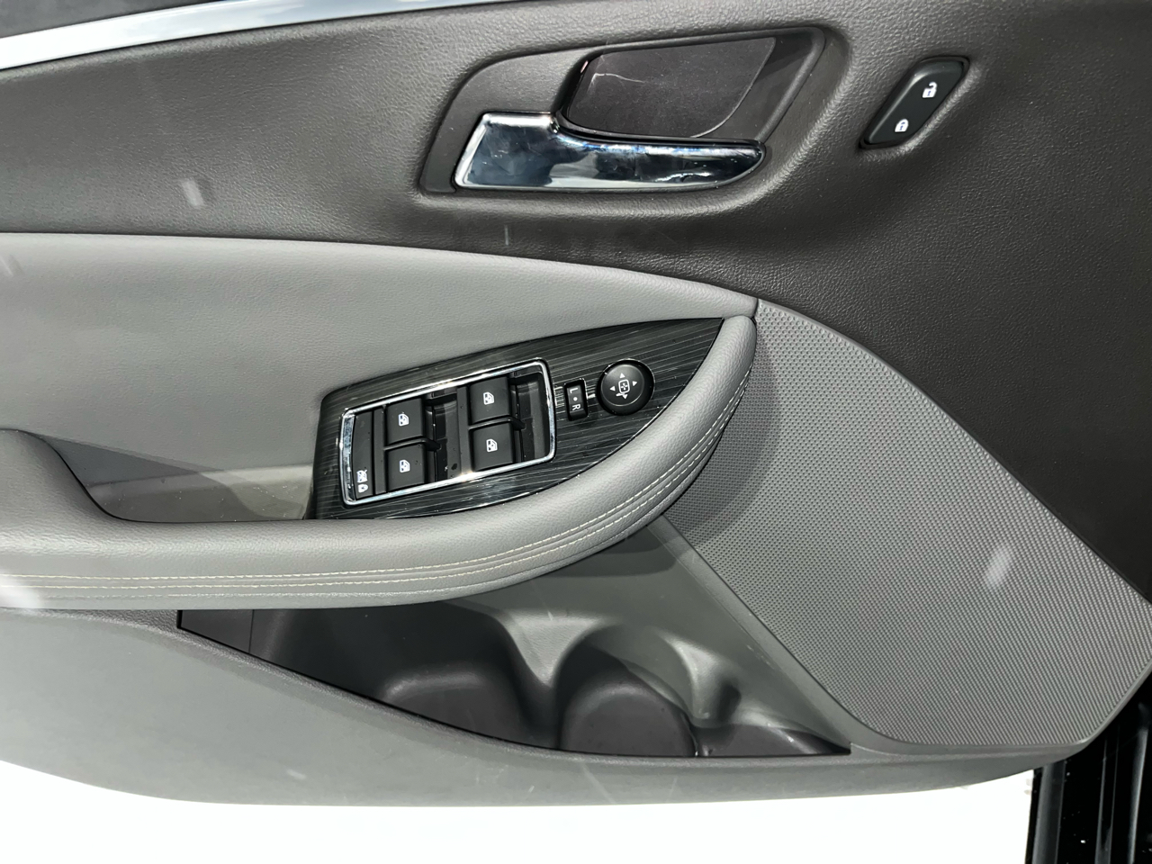 Chevrolet Impala 4dr Sdn LS w/1FL 2019