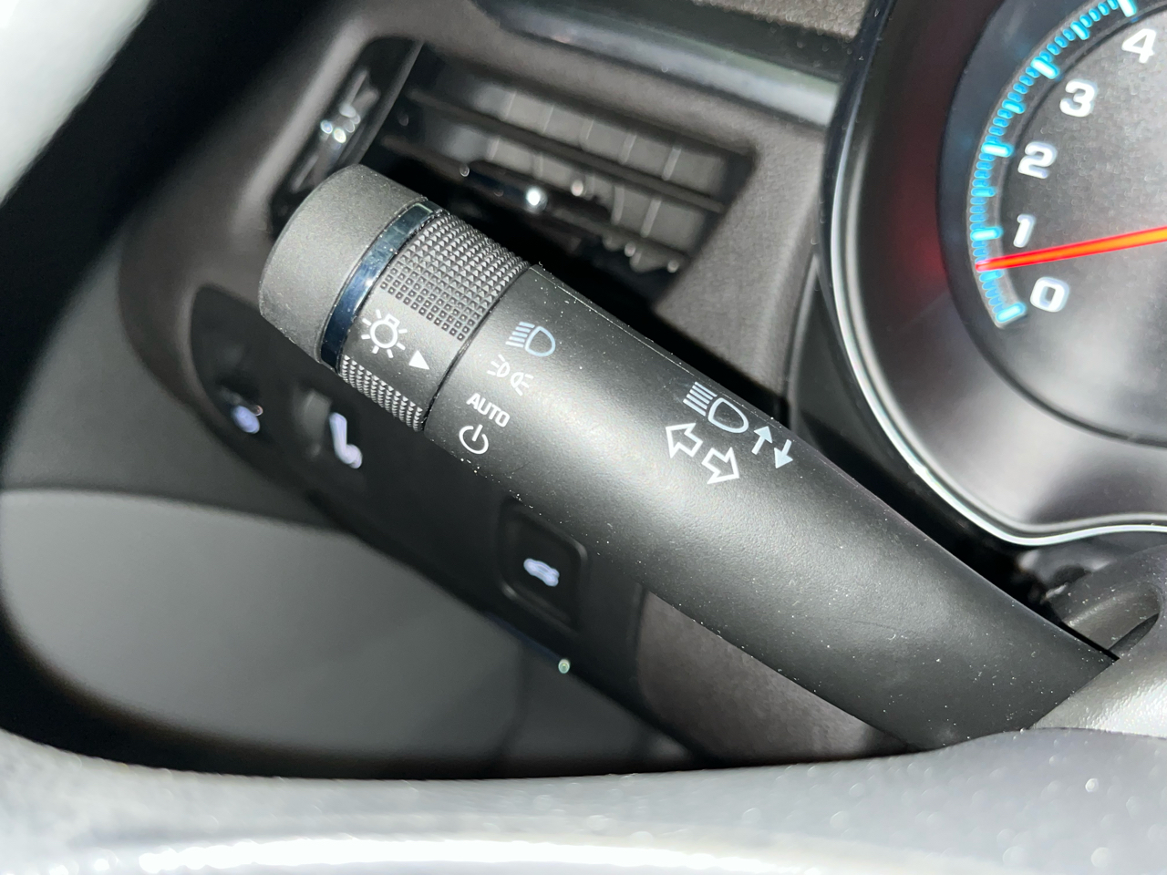 Chevrolet Impala 4dr Sdn LS w/1FL 2019